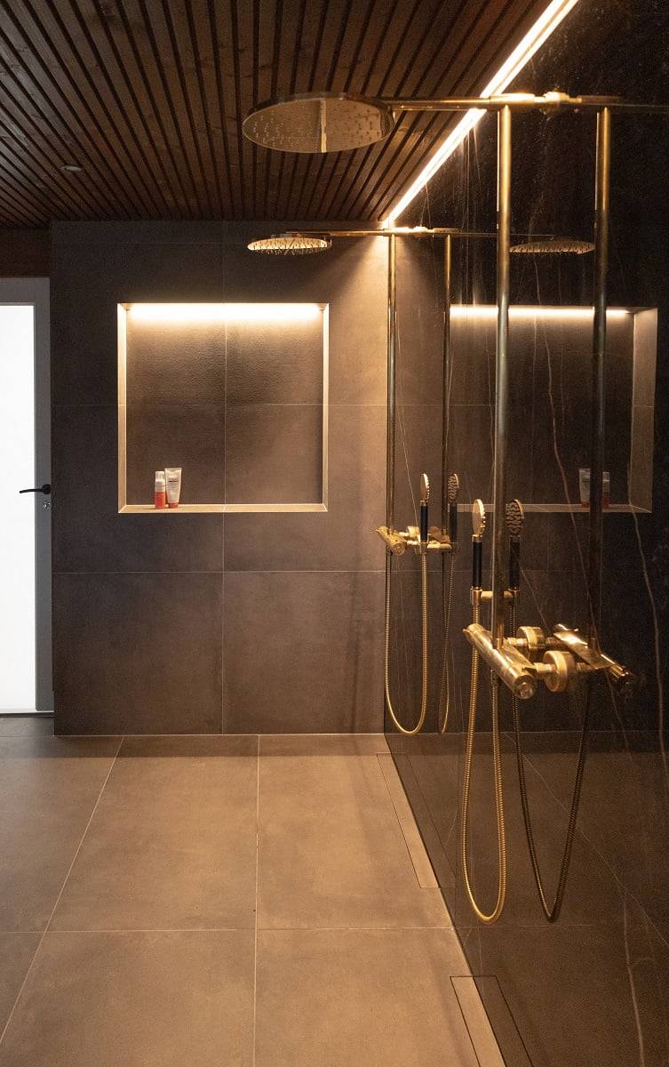 Eclairage d'ambiance dans la salle de bain. LedStore.fi